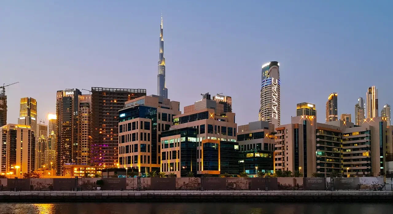 immigration by investment advisor in dubai